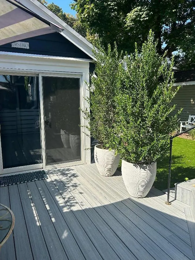 Adorable 1 Bedroom Cottage New York 0*,  United States