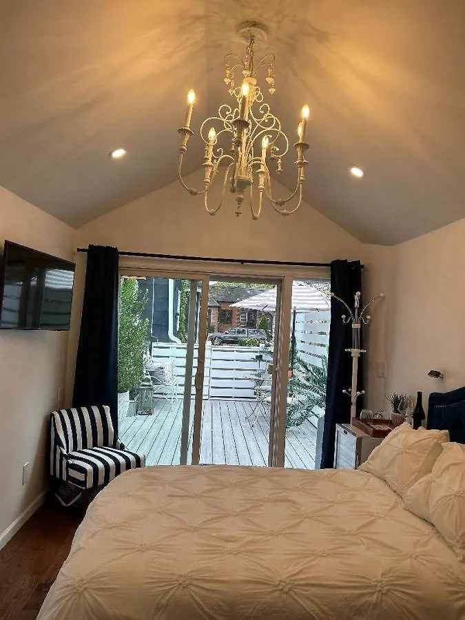 Apartment Adorable 1 Bedroom Cottage New York